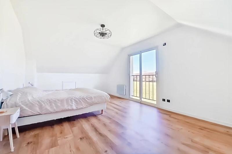 Maison - 220 m² - 7 pièces