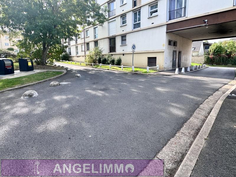 Parking / Garage - 13 m²