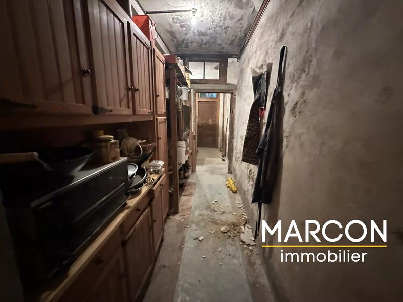 Maison - 302 m² - 15 pièces