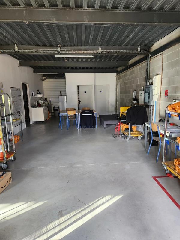 Local d'activités - 130 m² - 2 pièces