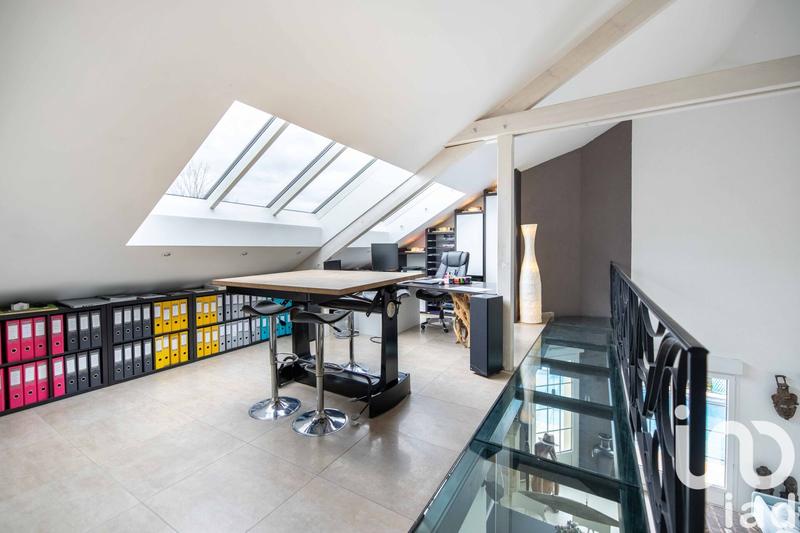 Maison - 210 m² - 7 pièces