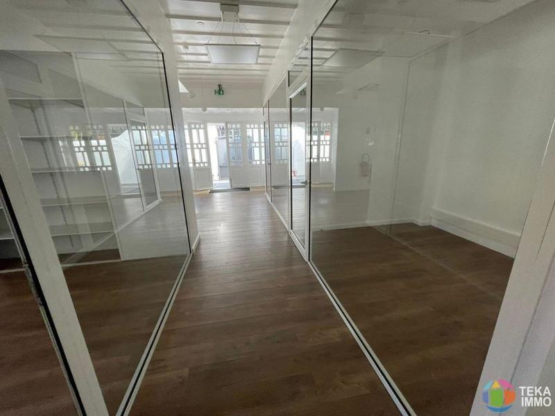 Bureau - 70 m² - 5 pièces