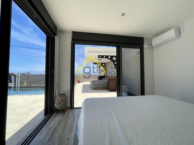 Maison - 180 m² - 7 pièces