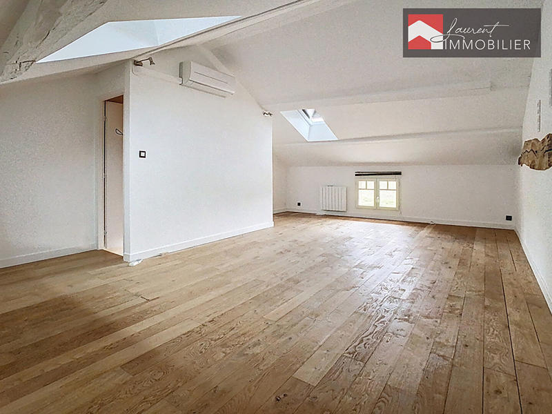 Maison - 280 m² - 6 pièces