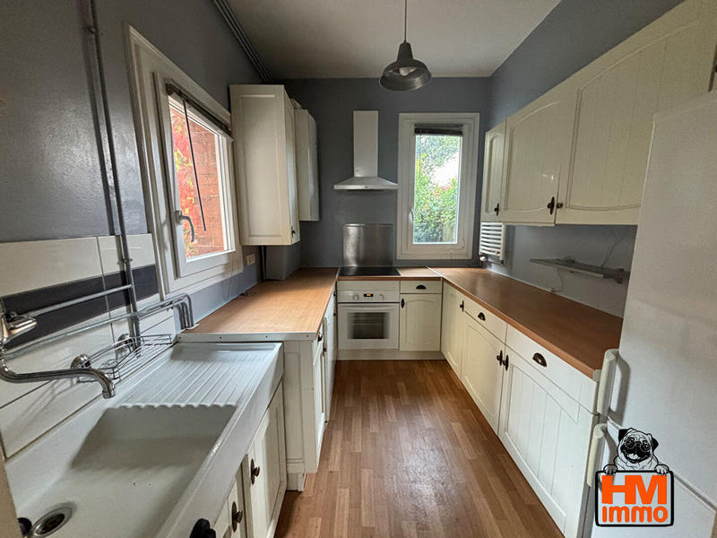 Maison - 180 m² - 9 pièces