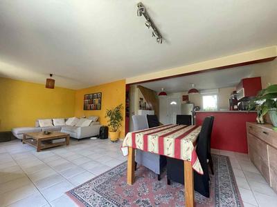 Maison - 94 m² - 5 pièces