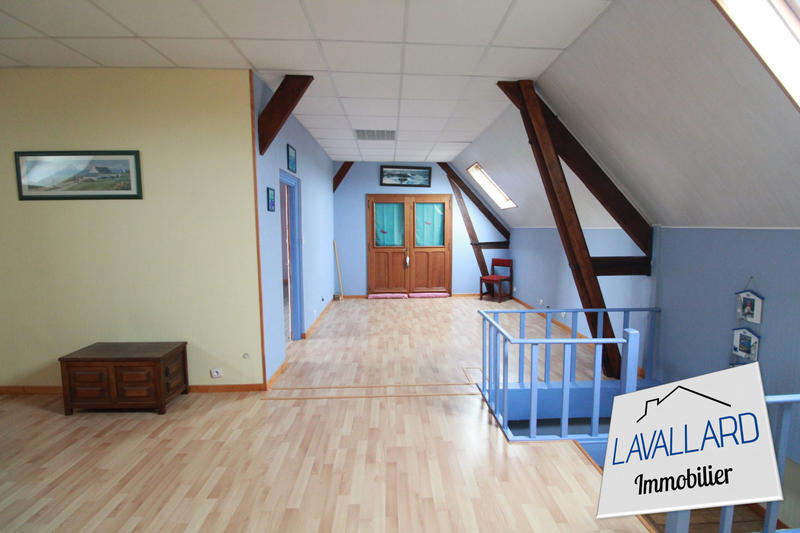 Maison - 207 m² - 10 pièces