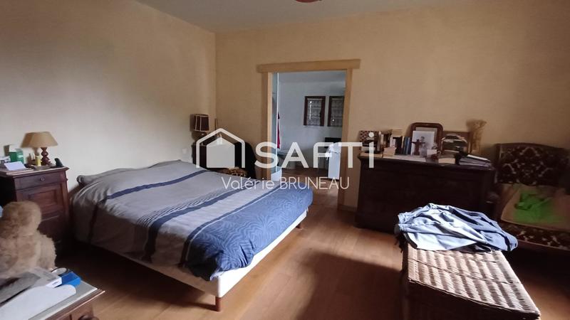 Maison - 250 m² - 10 pièces