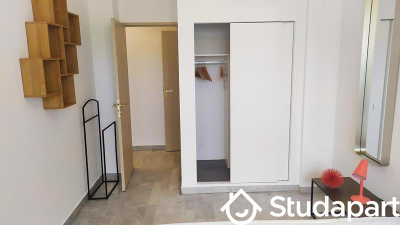 Chambre - 12 m² - 1 pièce