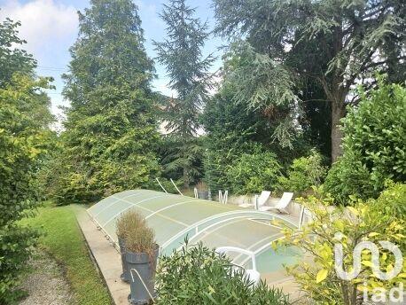 Maison - 212 m² - 7 pièces