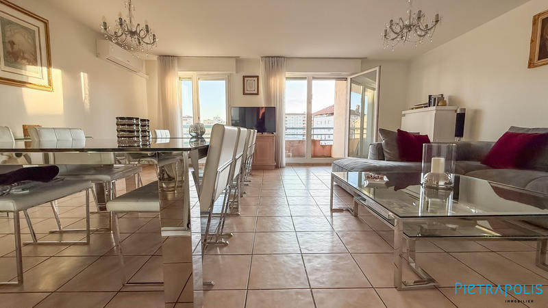 Appartement - 100 m² - 4 pièces