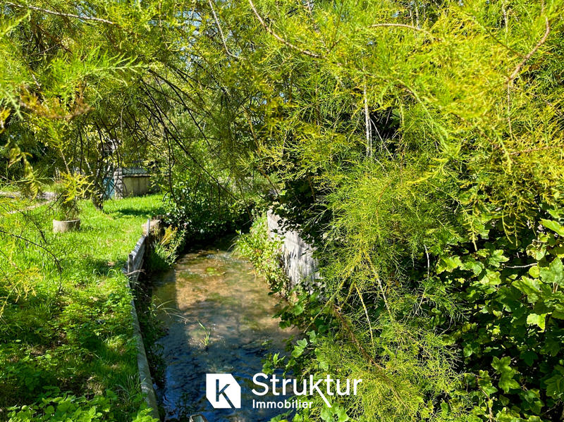 Propriété - 830 m² - 16 pièces