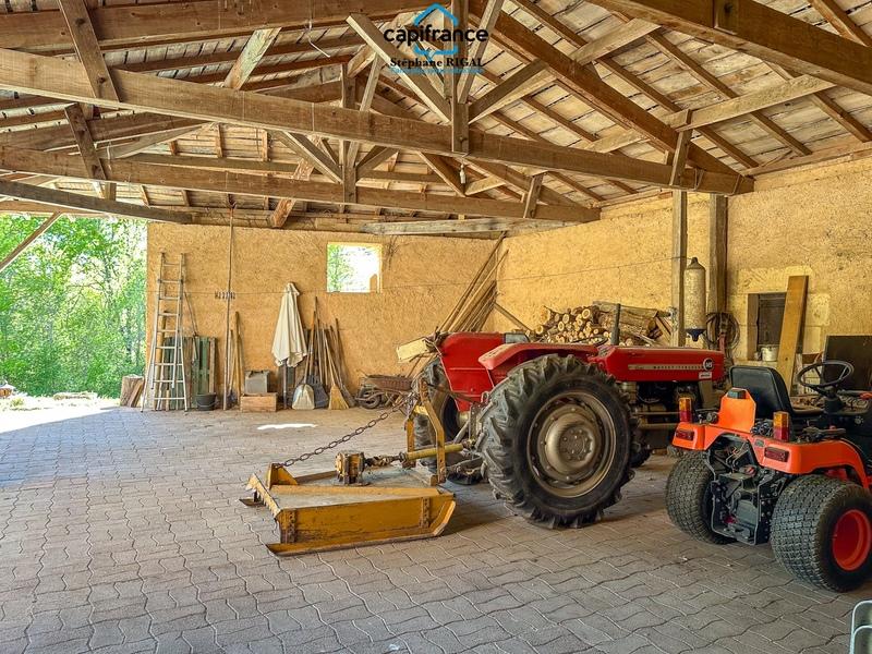 Propriété - 230 m² - 7 pièces