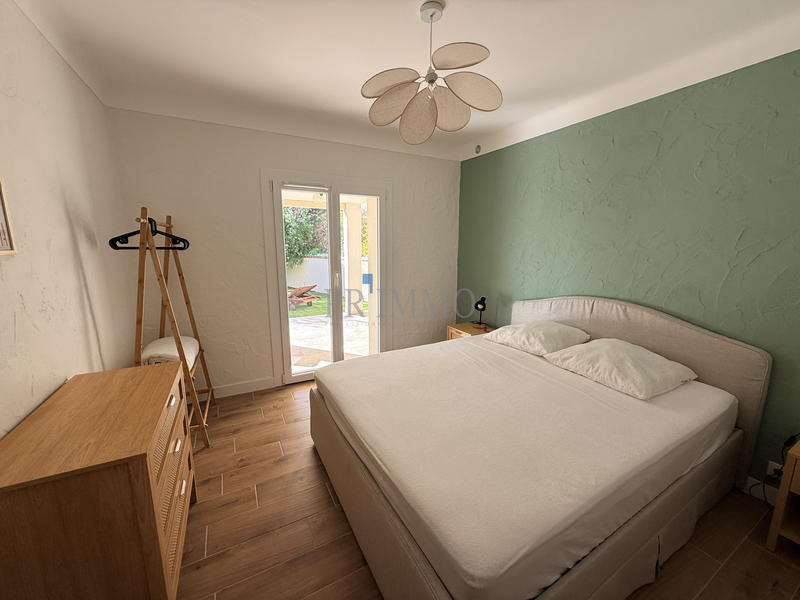 Maison - 250 m² - 12 pièces