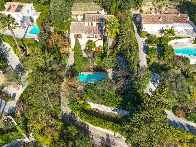 Maison d'architecte - 128 m² - 4 pièces