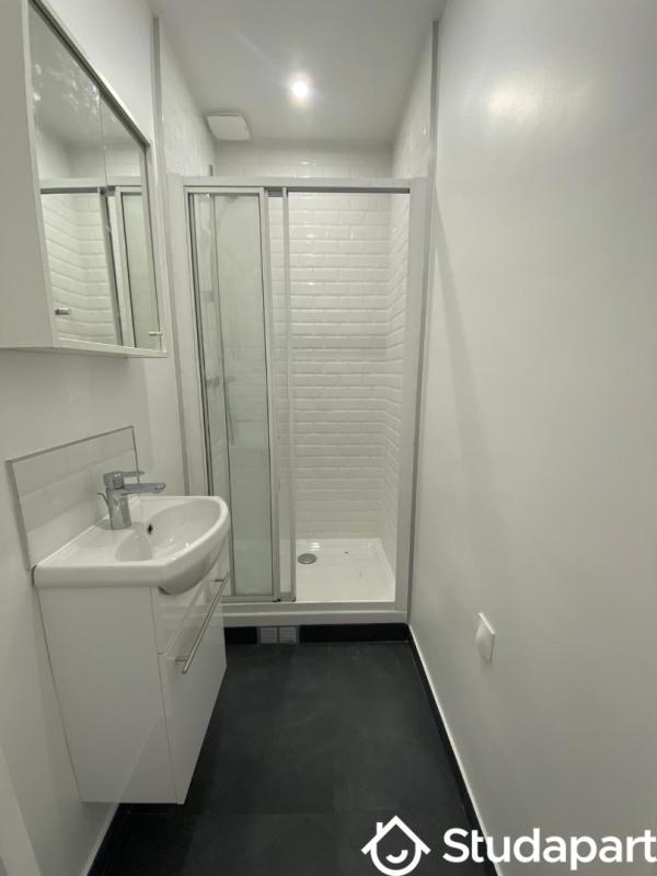 Chambre - 9 m² - 1 pièce