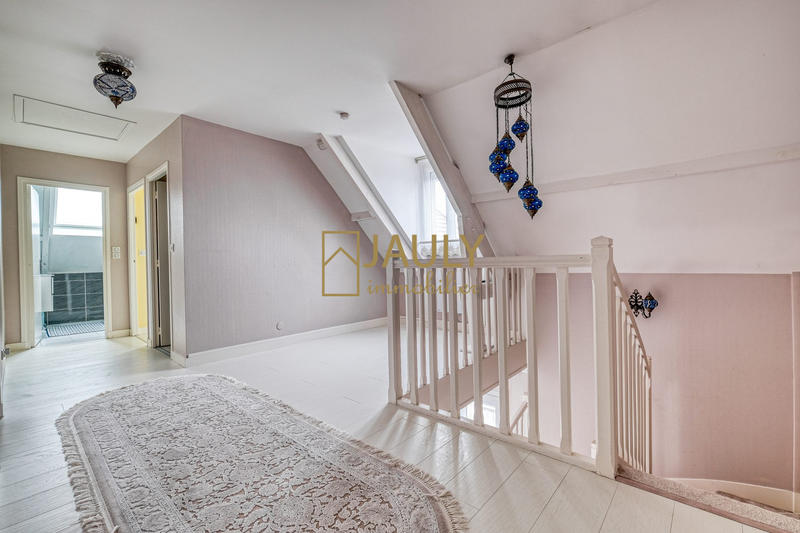 Maison - 340 m² - 10 pièces