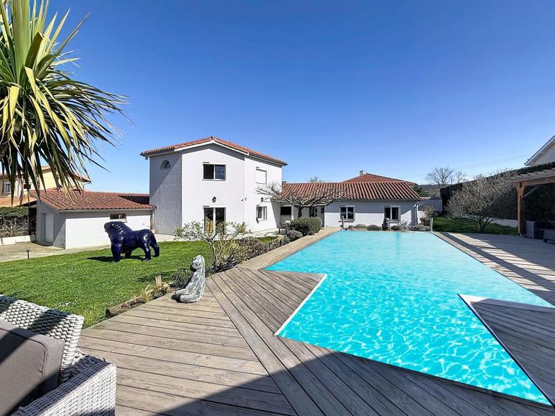 Maison - 194 m² - 6 pièces