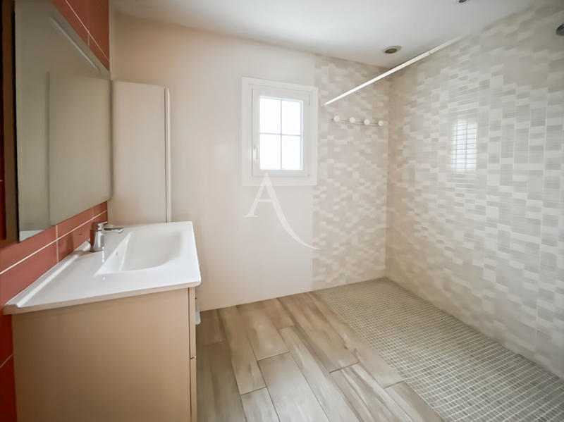 Maison - 121 m² - 5 pièces