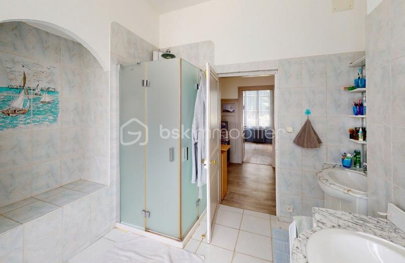 Maison - 150 m² - 8 pièces