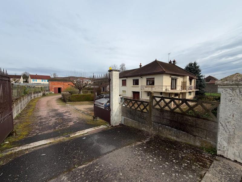 Maison - 166 m² - 7 pièces