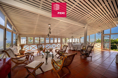 Maison - 400 m² - 8 pièces