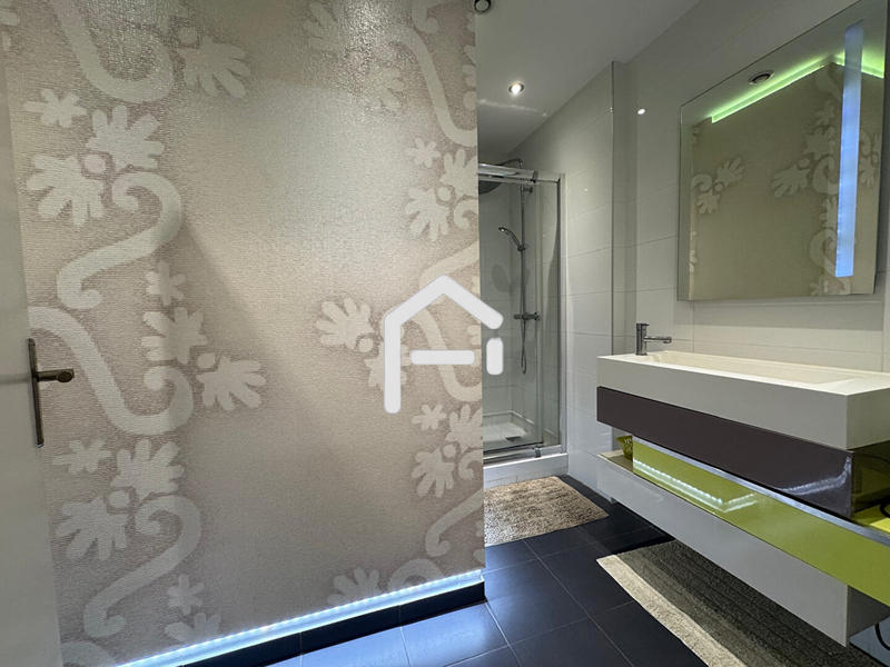 Immeuble - 312 m² - 11 pièces