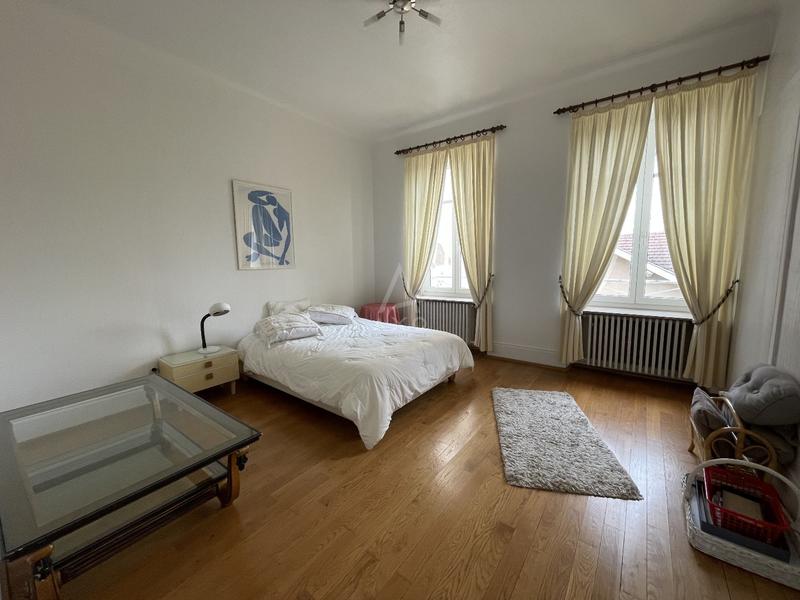 Duplex - 181 m² - 7 pièces