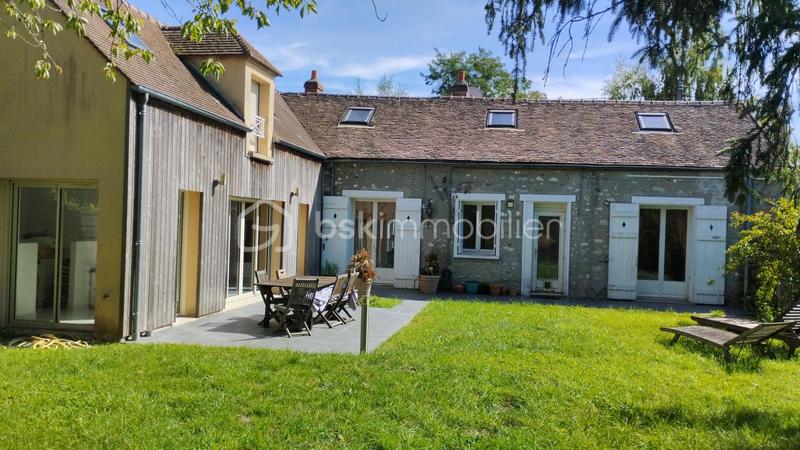 Maison en pierre - 170 m² - 9 pièces