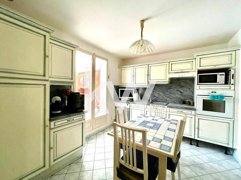 Maison - 145 m² - 7 pièces