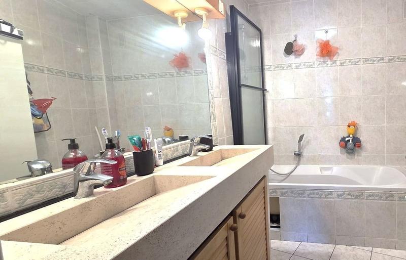 Appartement - 81 m² - 4 pièces