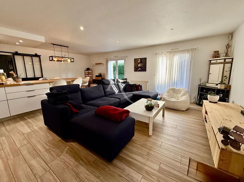 Maison - 93 m² - 4 pièces