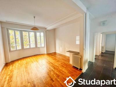 Appartement - 90 m² - 4 pièces