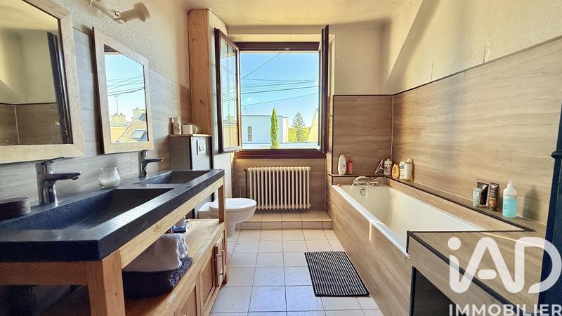 Maison - 135 m² - 6 pièces