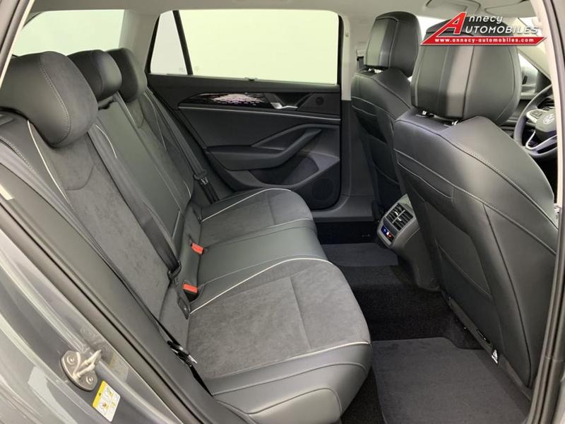 Volkswagen Passat 1.5 eTSI Opf 150 Dsg7 Elegance