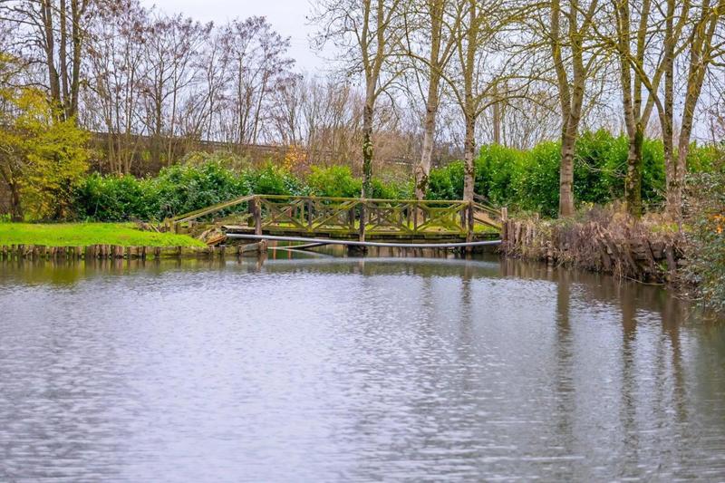 Propriété - 240 m² - 8 pièces