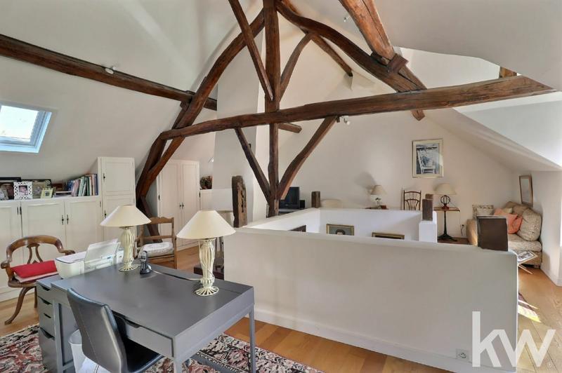 Maison - 225 m² - 7 pièces