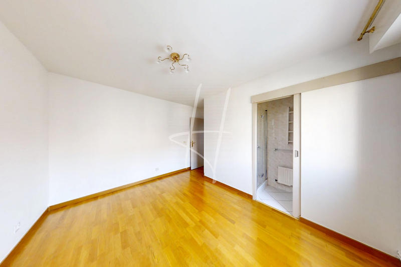 Appartement - 102 m² - 5 pièces