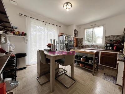 Maison - 215 m² - 6 pièces