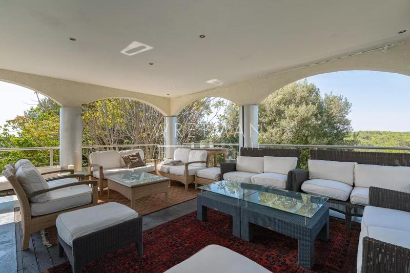 Villa - 630 m² - 10 pièces