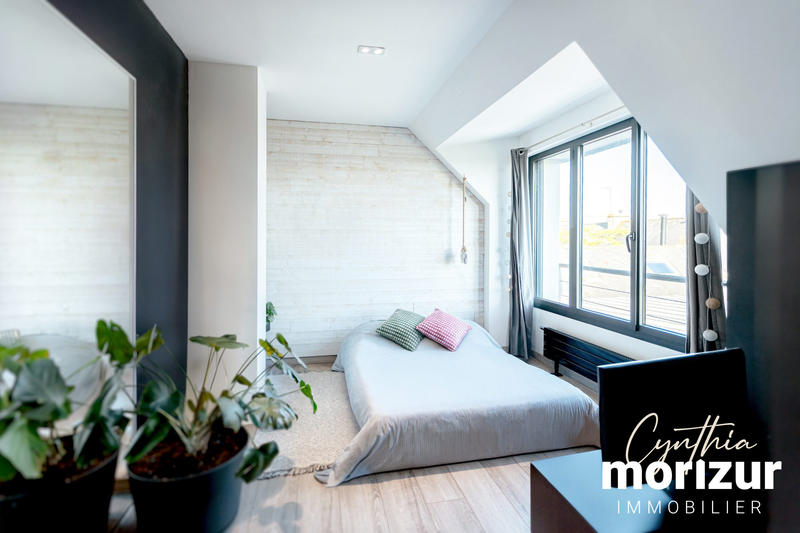 Maison - 251 m² - 7 pièces