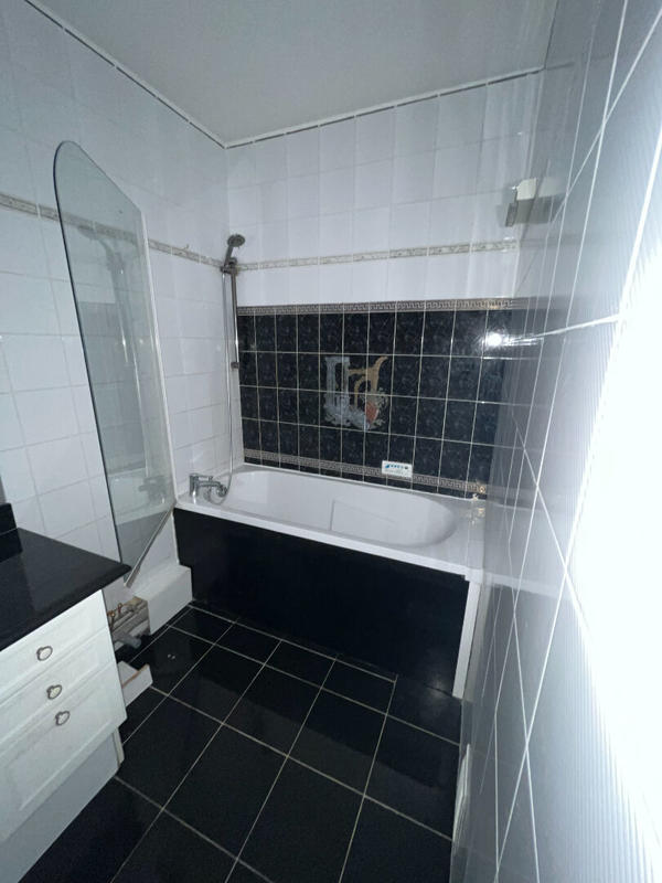 Appartement - 75 m² - 3 pièces