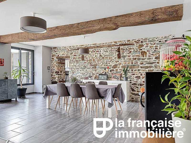 Maison - 231 m² - 6 pièces