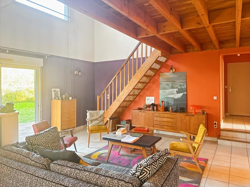 Maison - 99 m² - 6 pièces