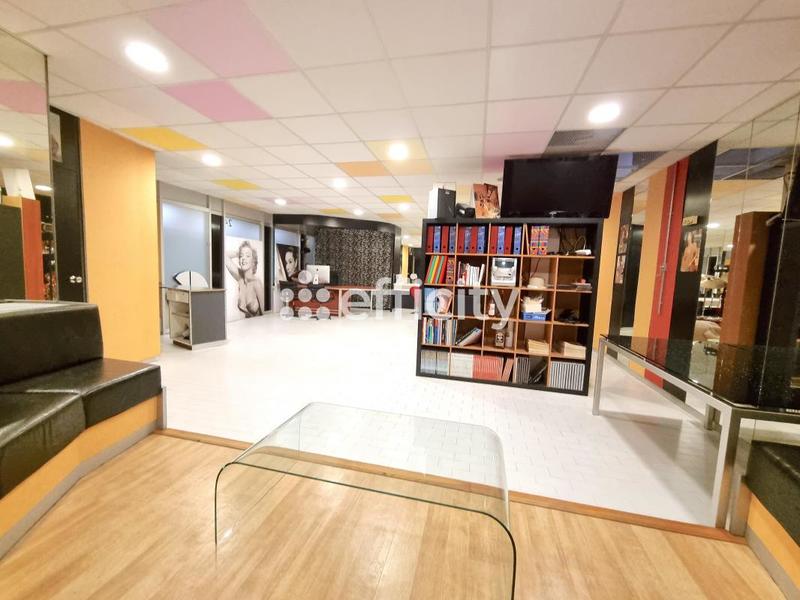 Bureau - 78 m² - 2 pièces