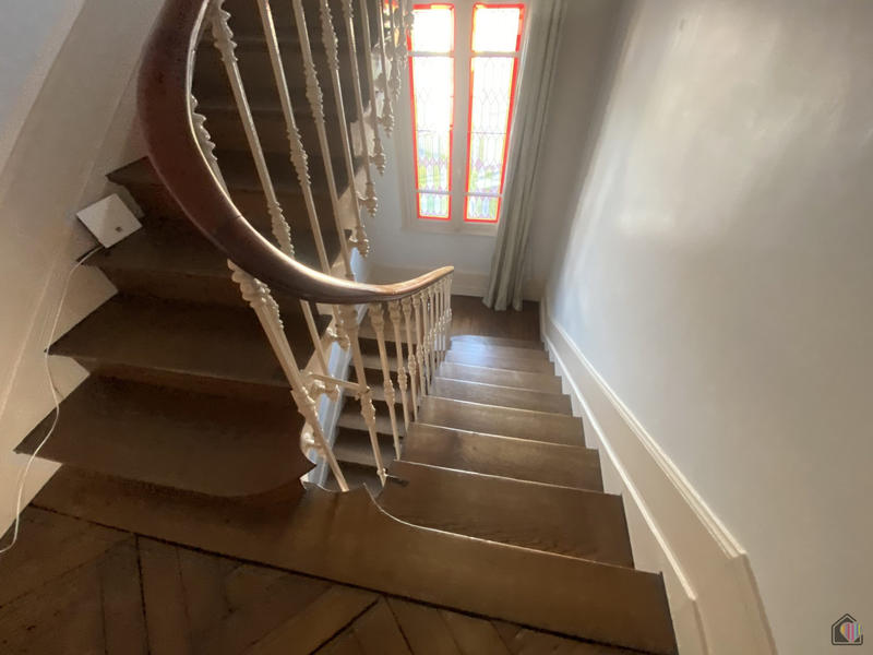 Maison - 194 m² - 10 pièces