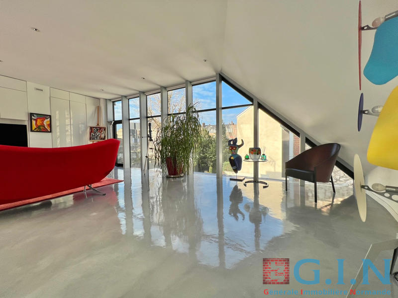 Maison - 217 m² - 6 pièces