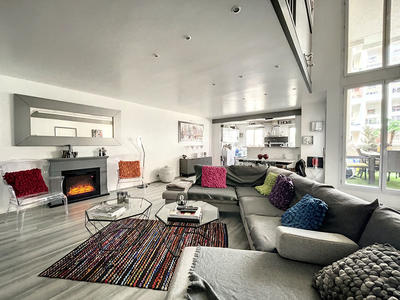 Appartement - 134 m² - 6 pièces