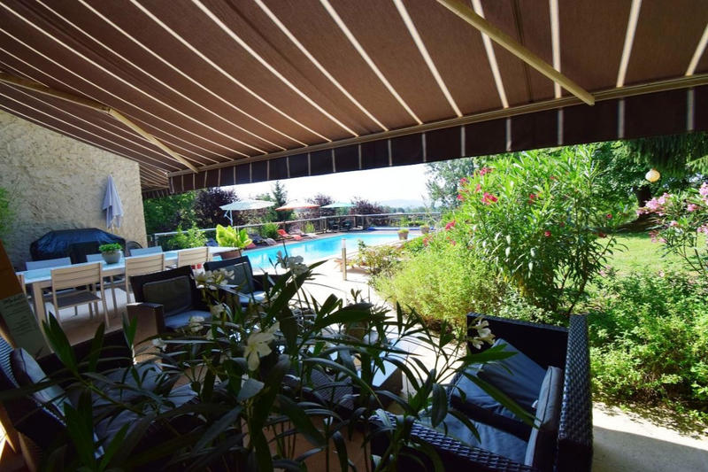 Maison - 253 m² - 8 pièces