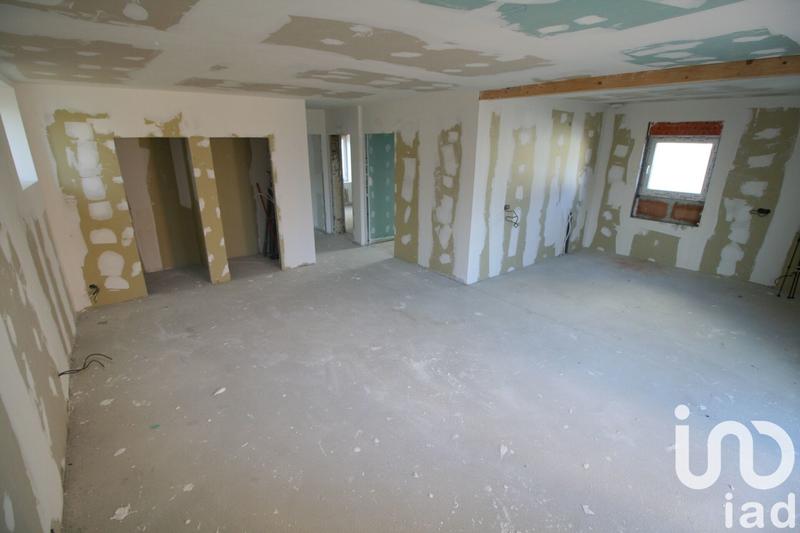 Maison - 240 m² - 8 pièces